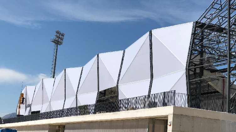 Proyecto Campo de Futbol La Nucia en Policarbonato de Ironlux